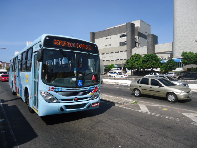 Prefeito revoga aumento da passagem de ônibus de Fortaleza