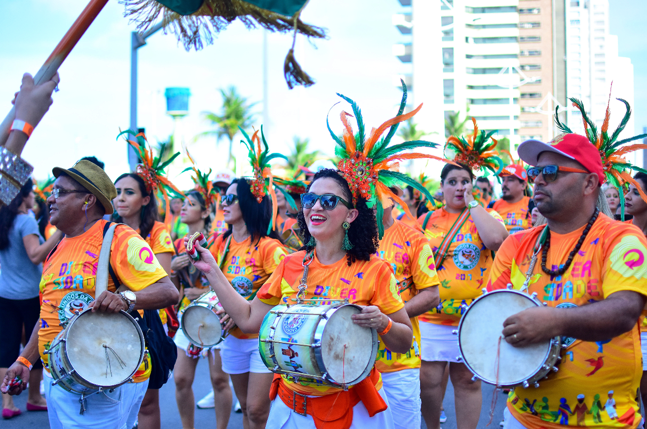 Cadastramento dos vendedores informais que desejam comercializar no Pré-Carnaval 2019, no bairro Praia de Iracema, começa nesta segunda-feira