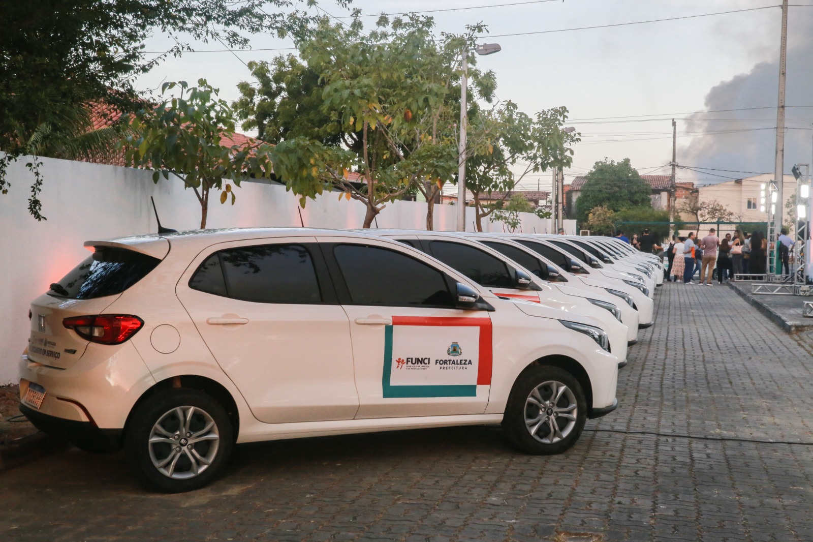 A medida busca ampliar a frota veicular dos equipamentos e oferecer melhores condições de trabalho às equipes A medida busca ampliar a frota veicular dos equipamentos e oferecer melhores condições de trabalho às equipes