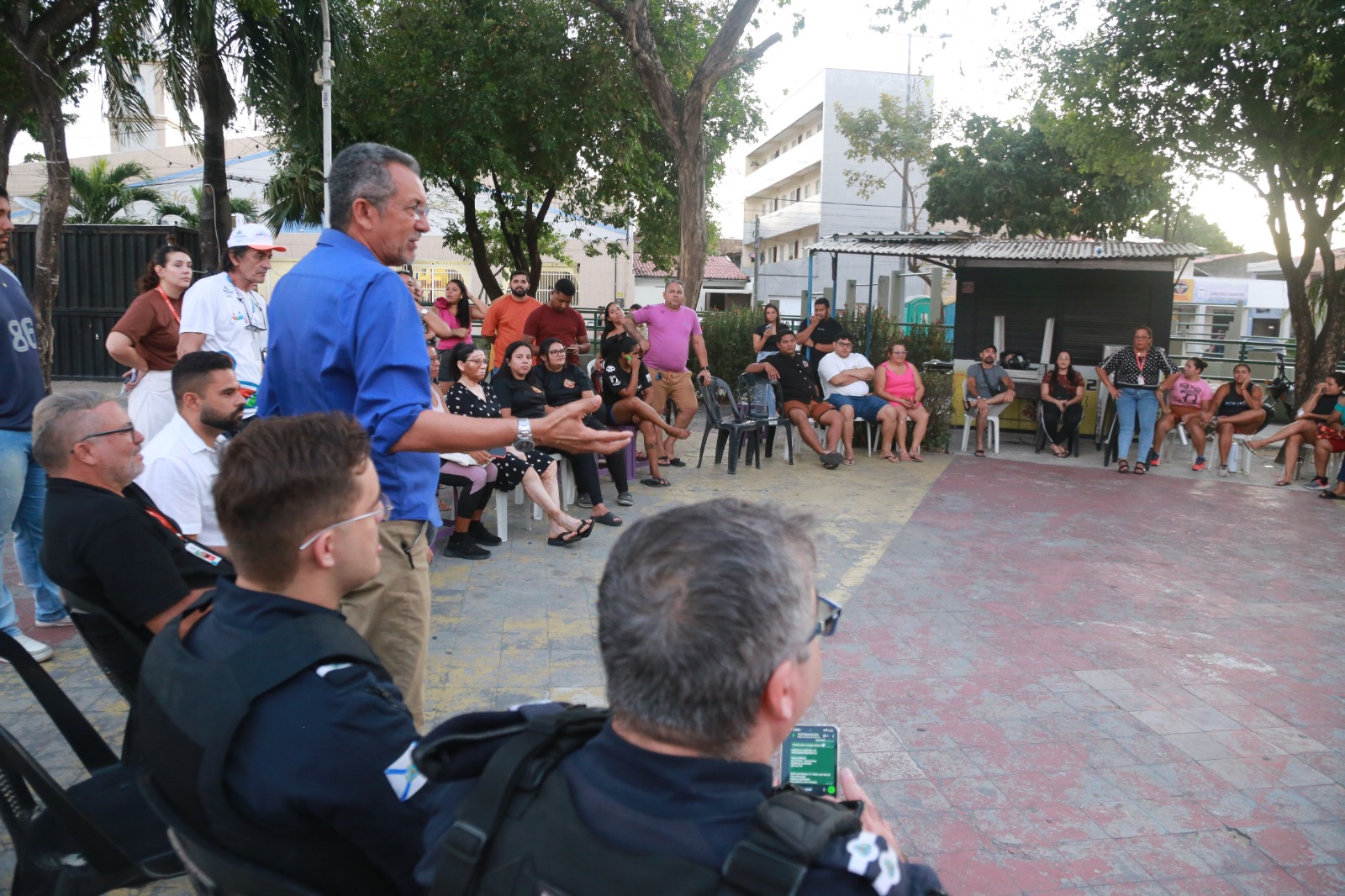 O encontro reuniu mais de 50 participantes da comunidade local O encontro reuniu mais de 50 participantes da comunidade local