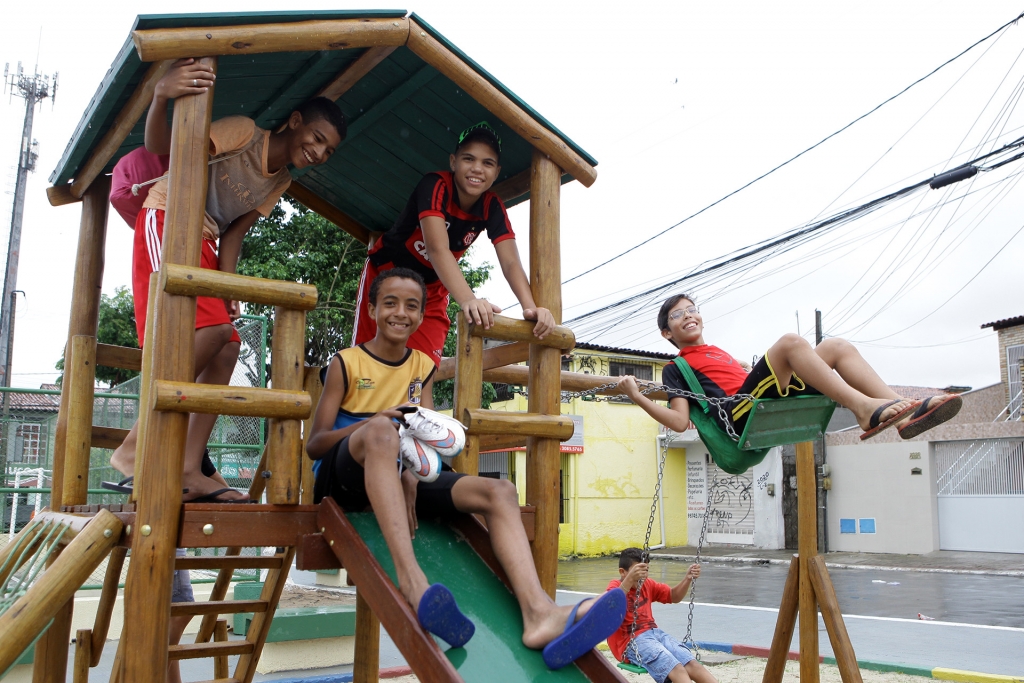 A praça ganhará um parque infantil do Projeto Praça Amiga da Criança e uma academia ao ar livre (Foto: Kaio Machado)